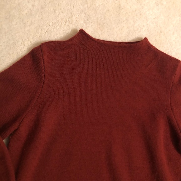 Reddish-brown mock-neck sweater - Picture 2 of 4